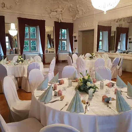 Stadtschloss Hecklingen*** Hotel