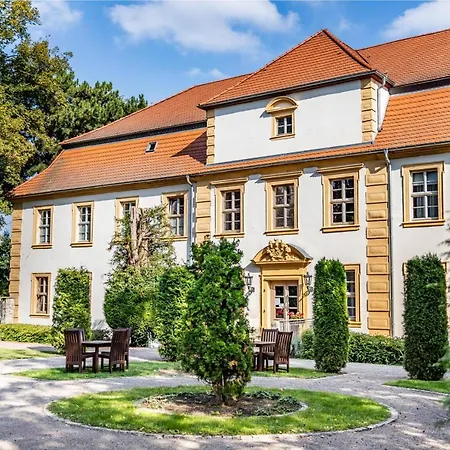 Stadtschloss Hecklingen*** Hotel