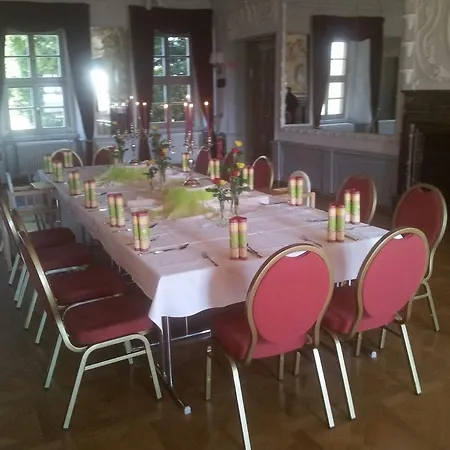 Stadtschloss Hecklingen*** 3*