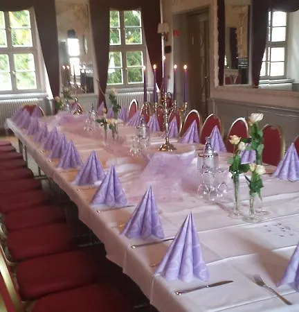 Stadtschloss Hecklingen*** 3*
