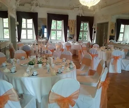 Stadtschloss Hecklingen*** Hotel 3*