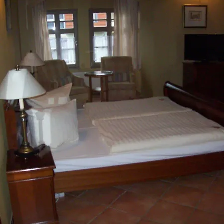 Stadtschloss Hecklingen*** Hotel 3*