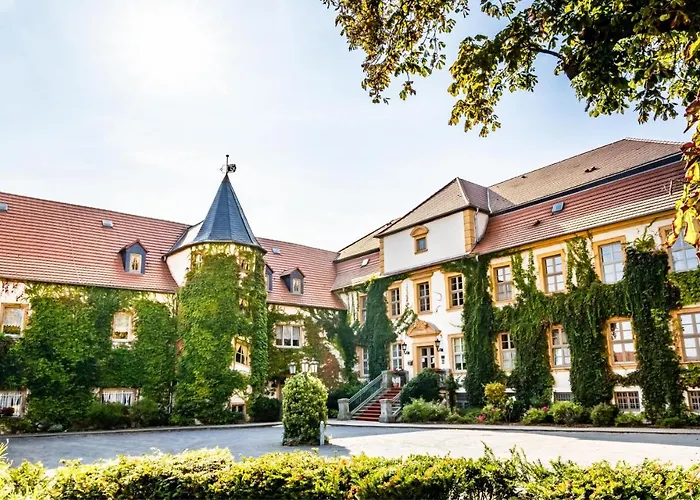 Stadtschloß Hecklingen*** 3*