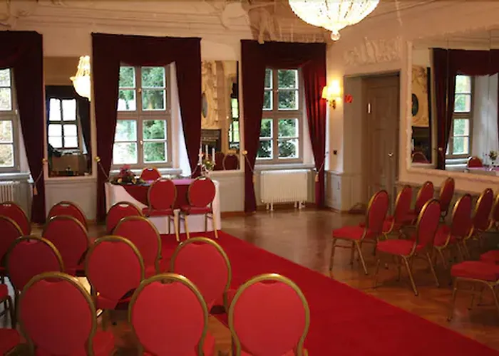 Stadtschloss فندق Hecklingen (Salzlandkreis)